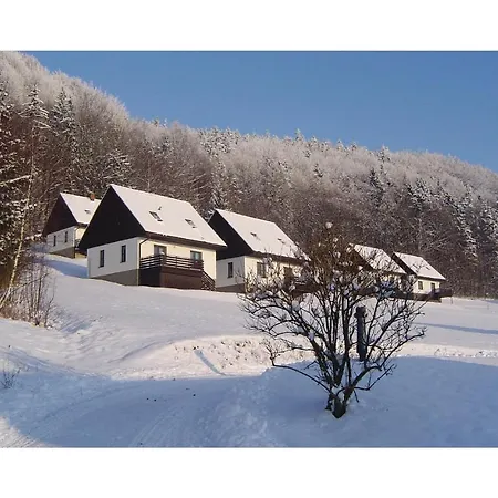 Three-bedroom Holiday In Stárkov